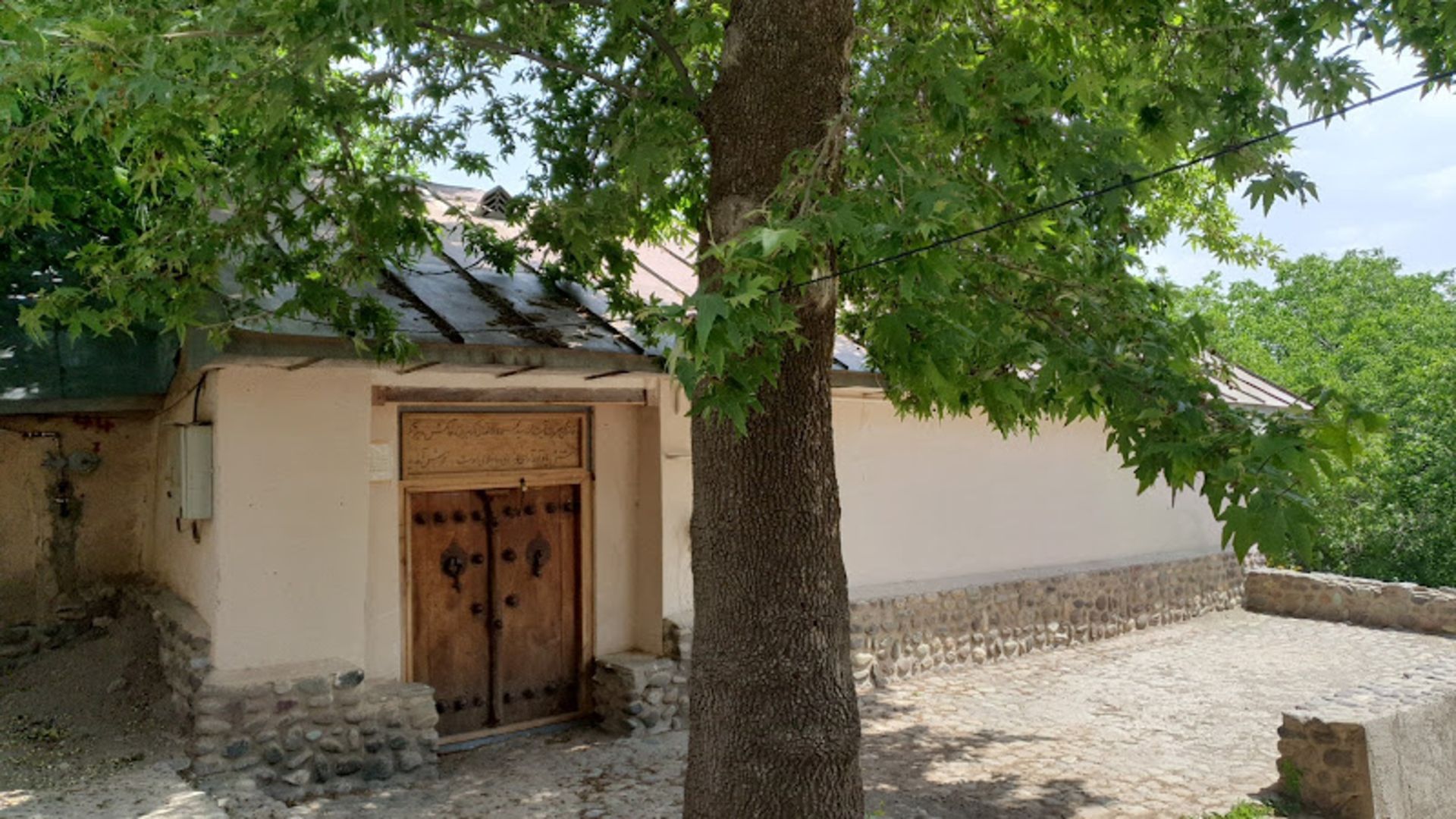 نمای بیرونی ساختمان خانه آیت الله طالقانی 