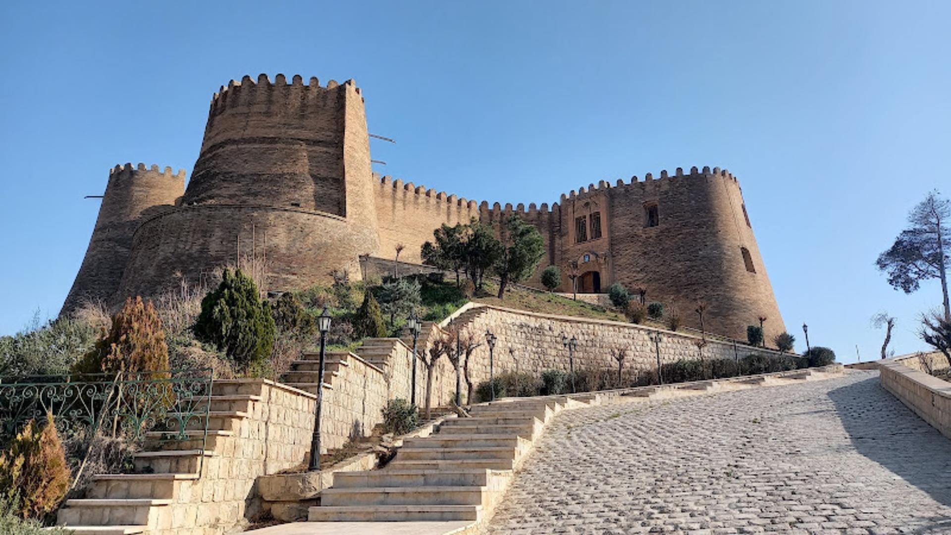 برج و باروی قلعه فلک‌الافلاک 