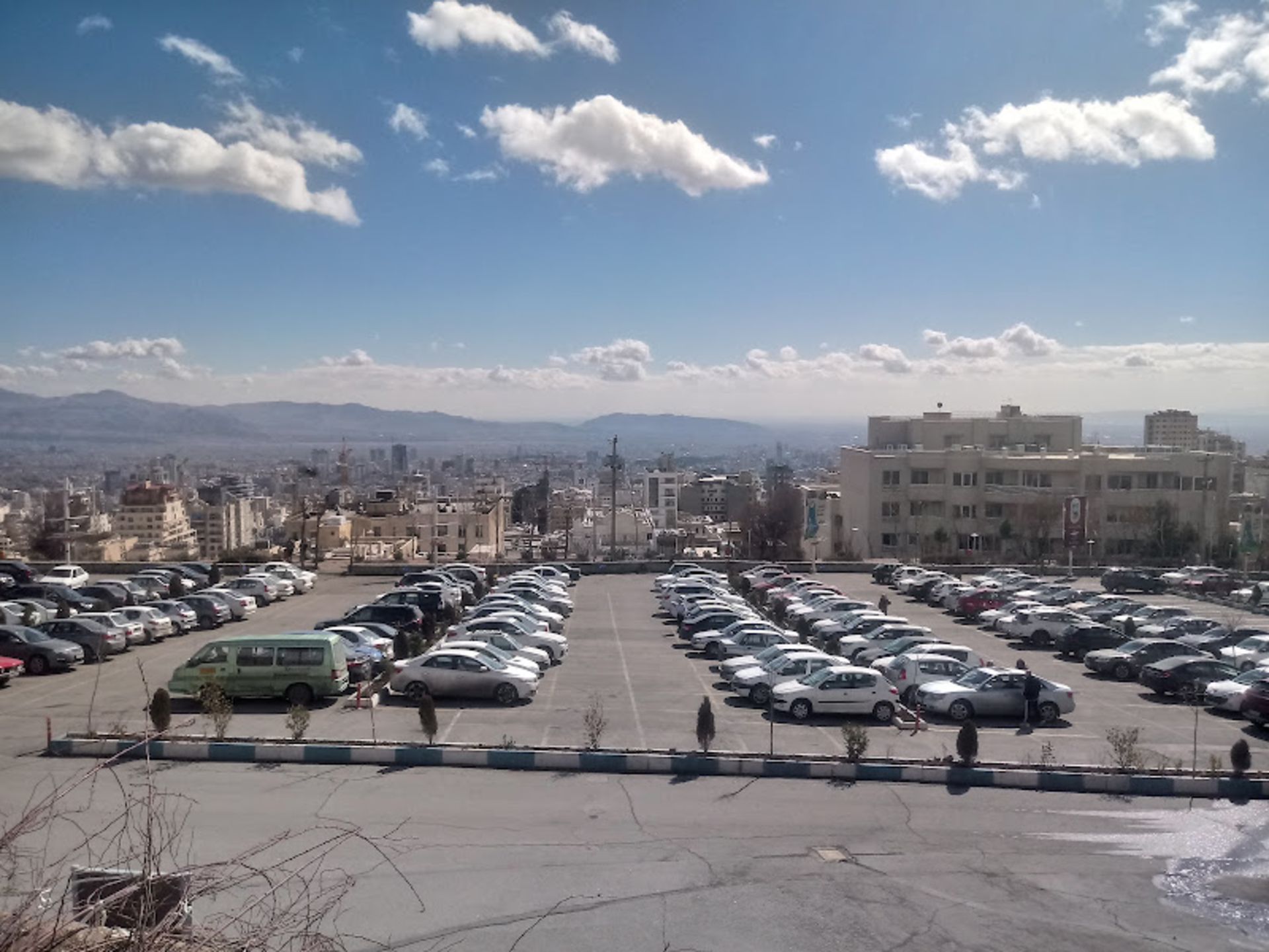 پارکینگ مجموعه تفریحی و ورزشی توچال