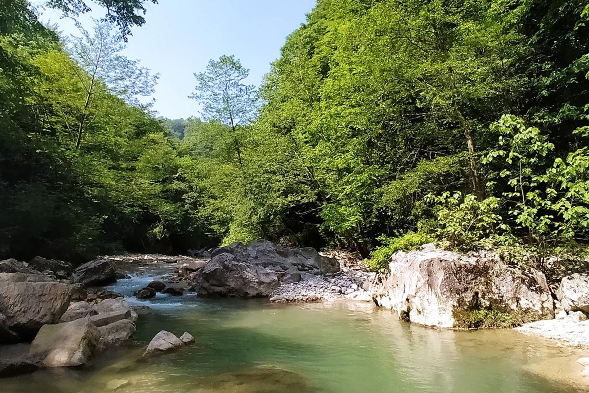 طبیعت سرسبز تنگه خیرود