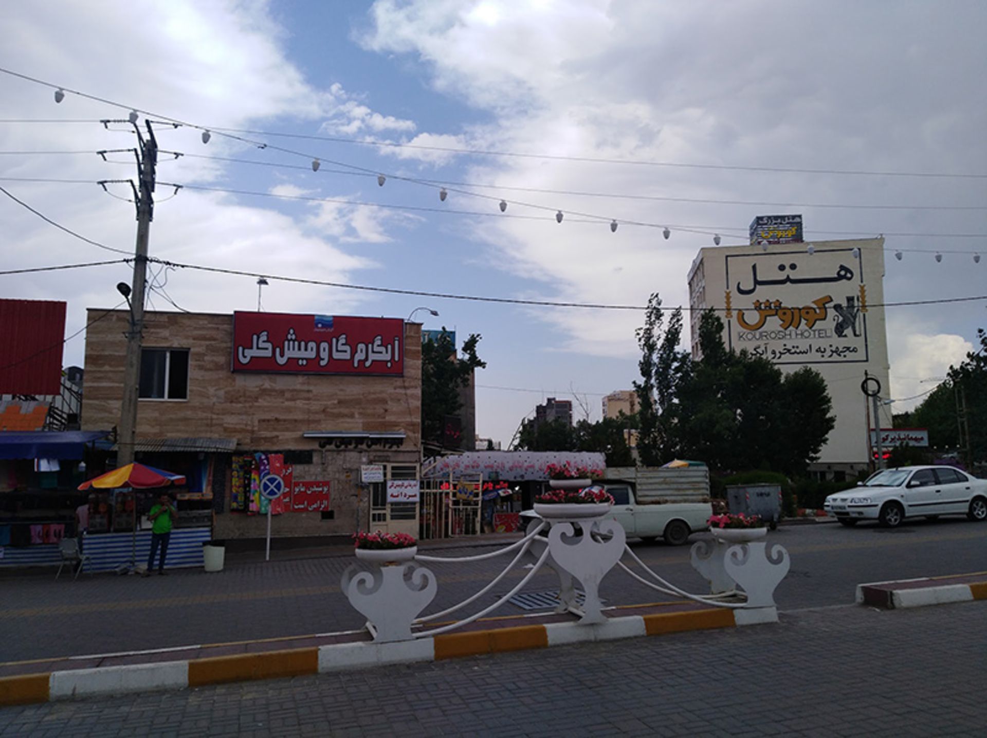 آبگرم گاومیش گلی در میدان گاومیش گلی سرعین