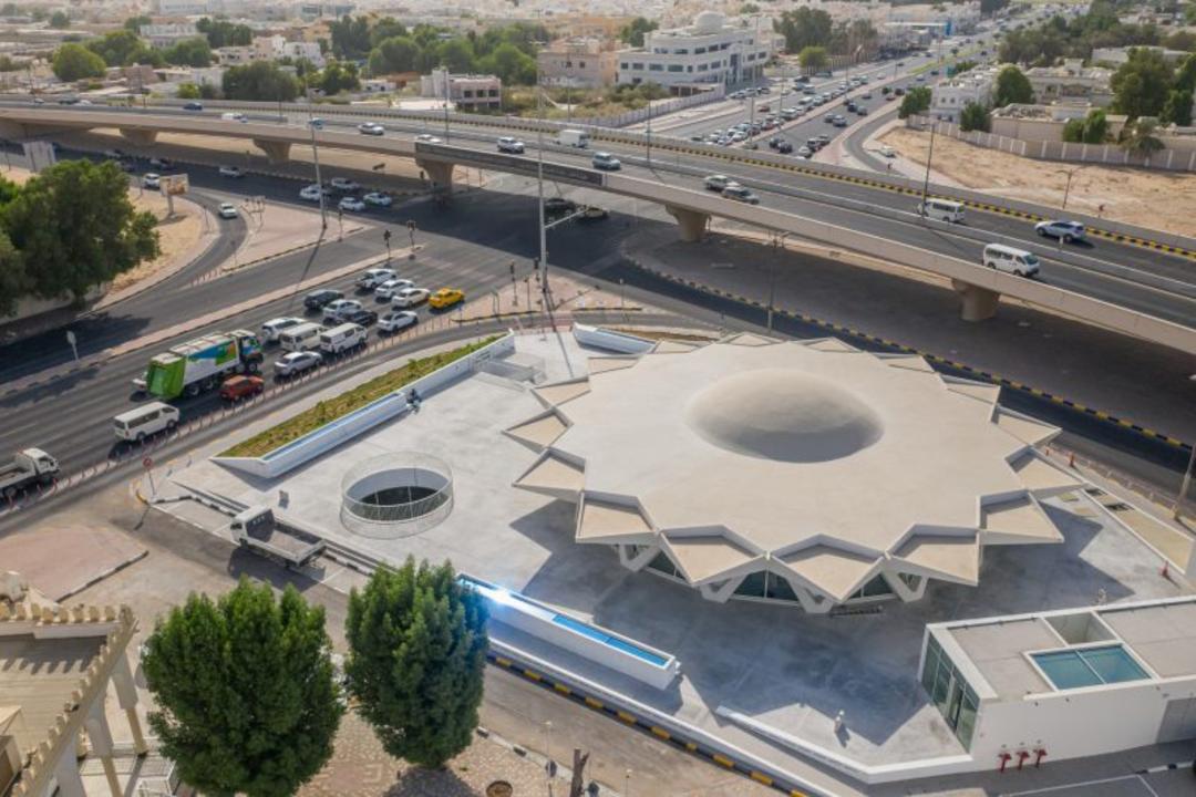 تصویر هوایی ساختمان بشقاب پرنده شارجه