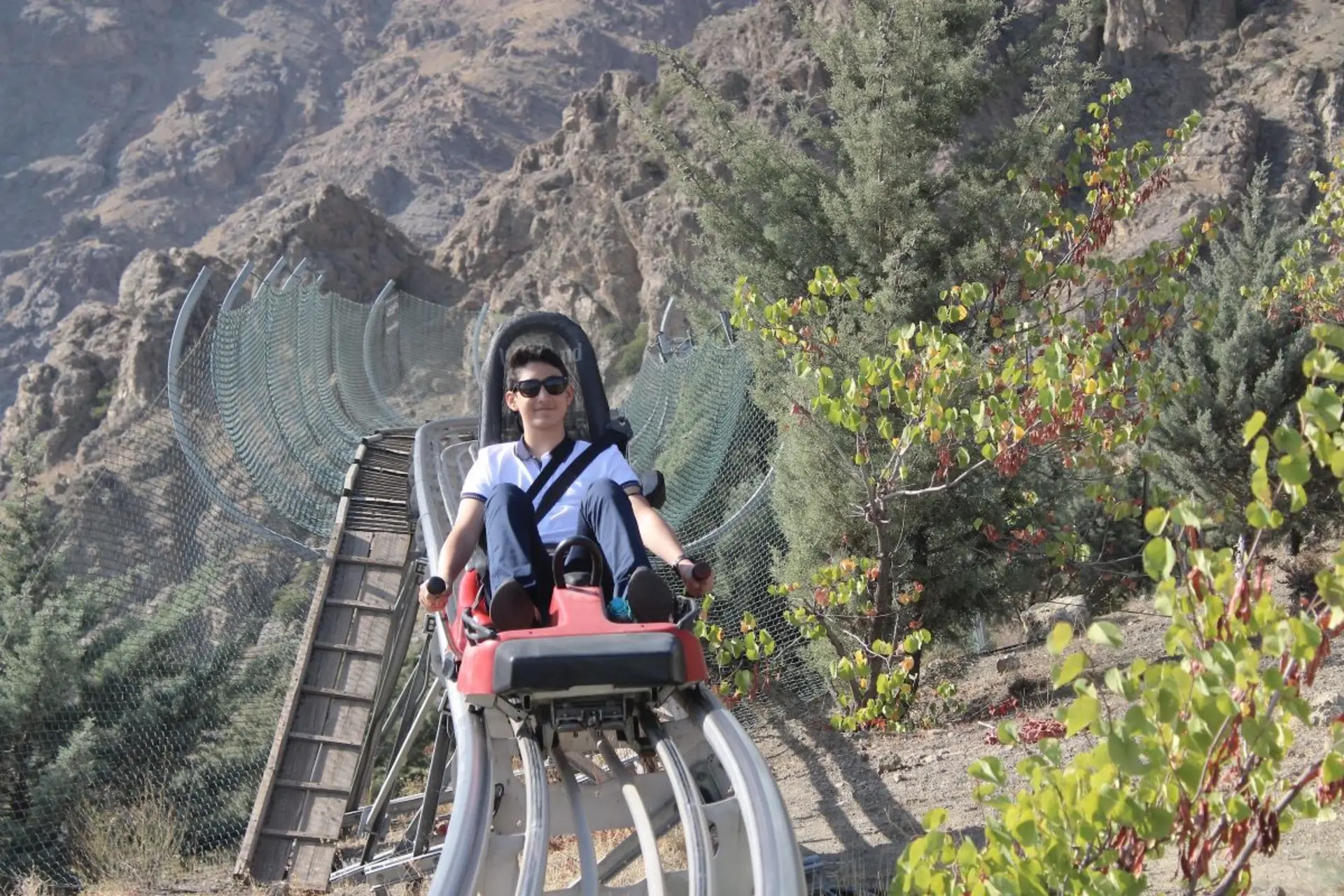 سورتمه سواری با سورتمه یک نفره در سورتمه توچال تهران