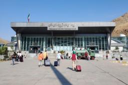 تردد مسافران در پایانه رازی