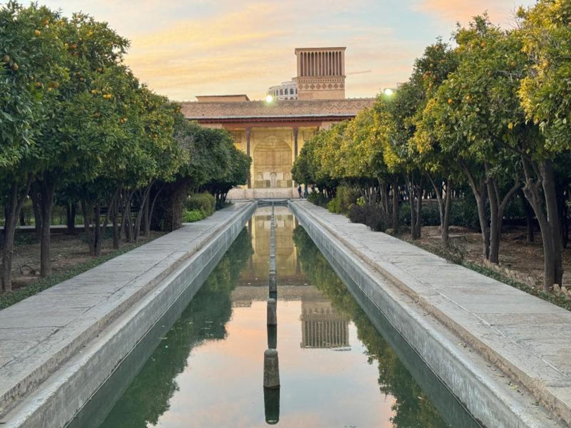 درختان نارنج در ارگ کریم خان زند