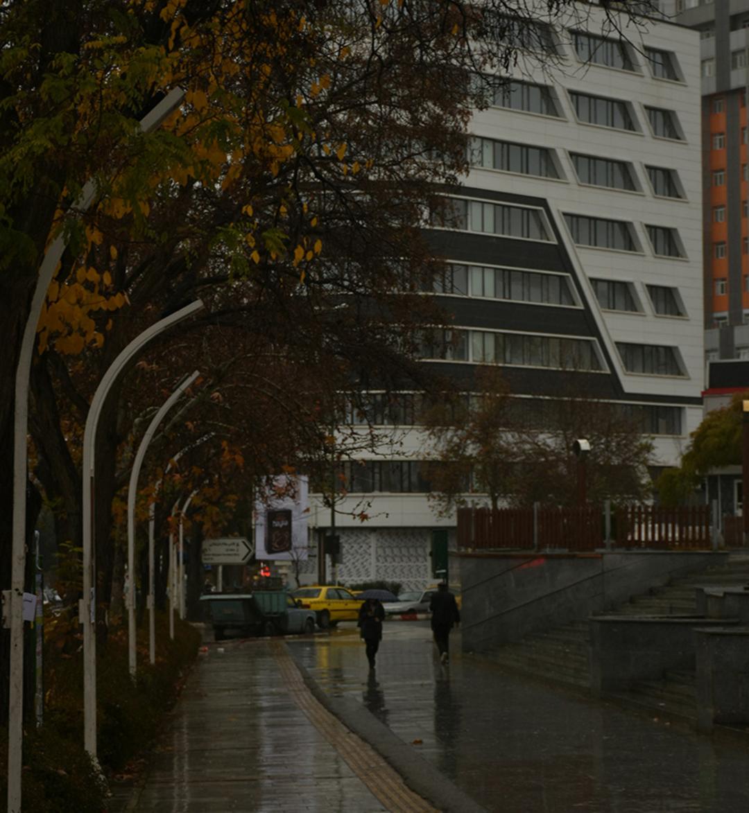 باران پاییزی در خیابان های سنندج